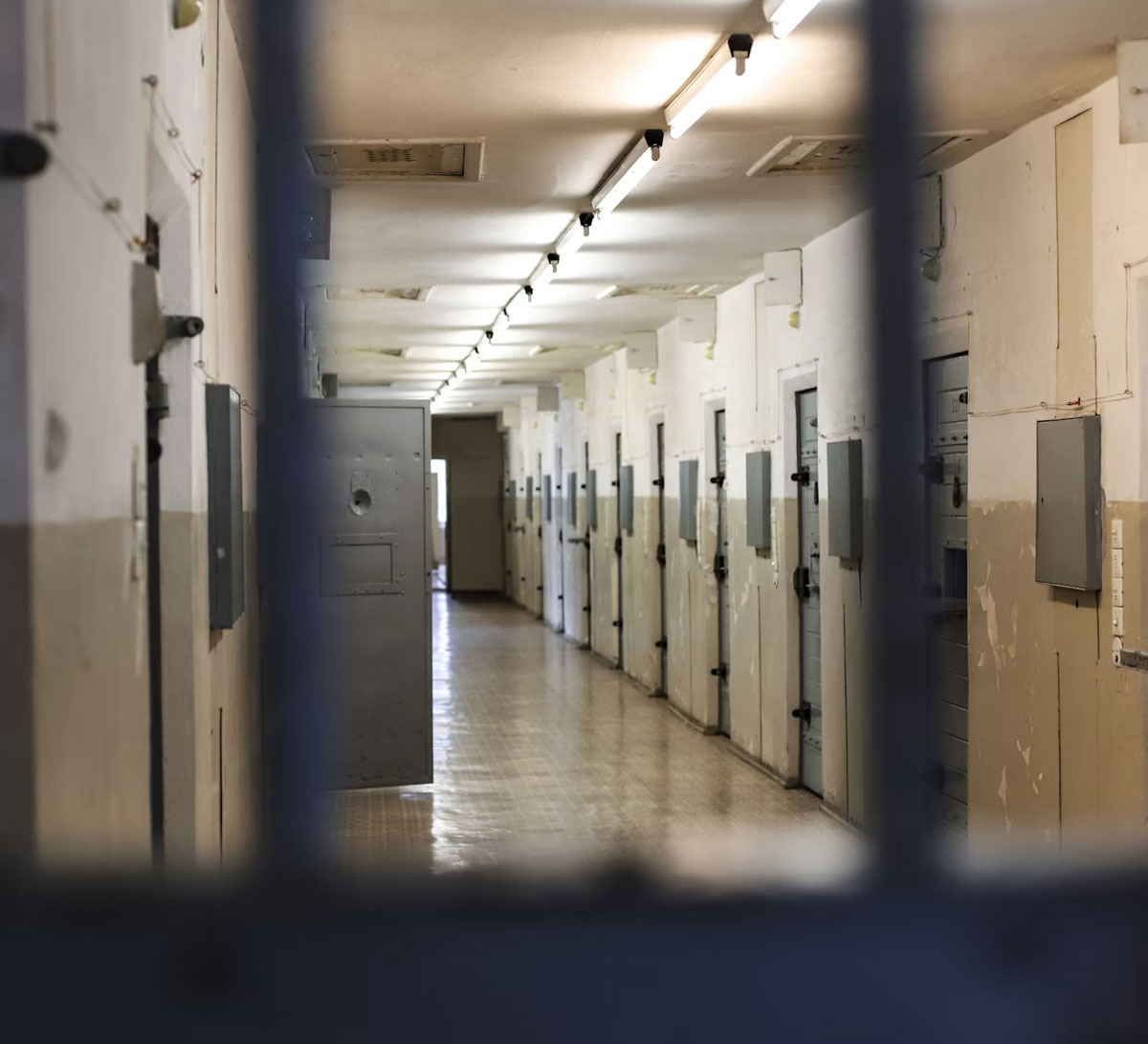 SERVICIO DE VIGILANCIA EN CENTROS DE INTERNAMIENTO Y DEPENDENCIAS DE SEGURIDAD